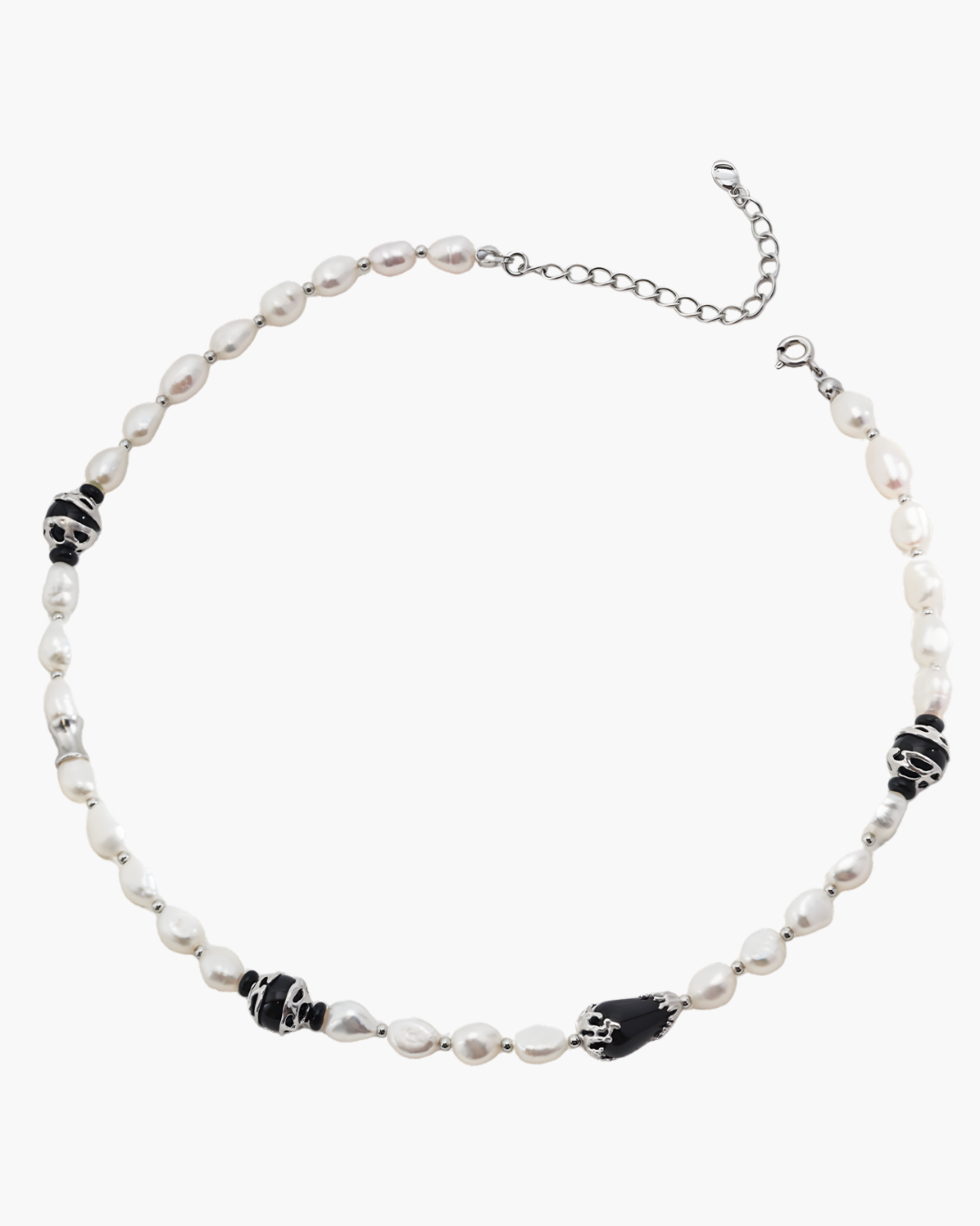 Noir Aura Pearl Necklace